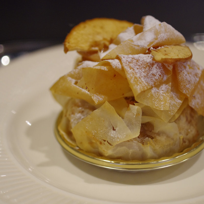 りんごとおからのクリュシュタット (サロン・ド・テ オ・グルニエ・ドール （Salon de The AU GRENIER D'OR）)