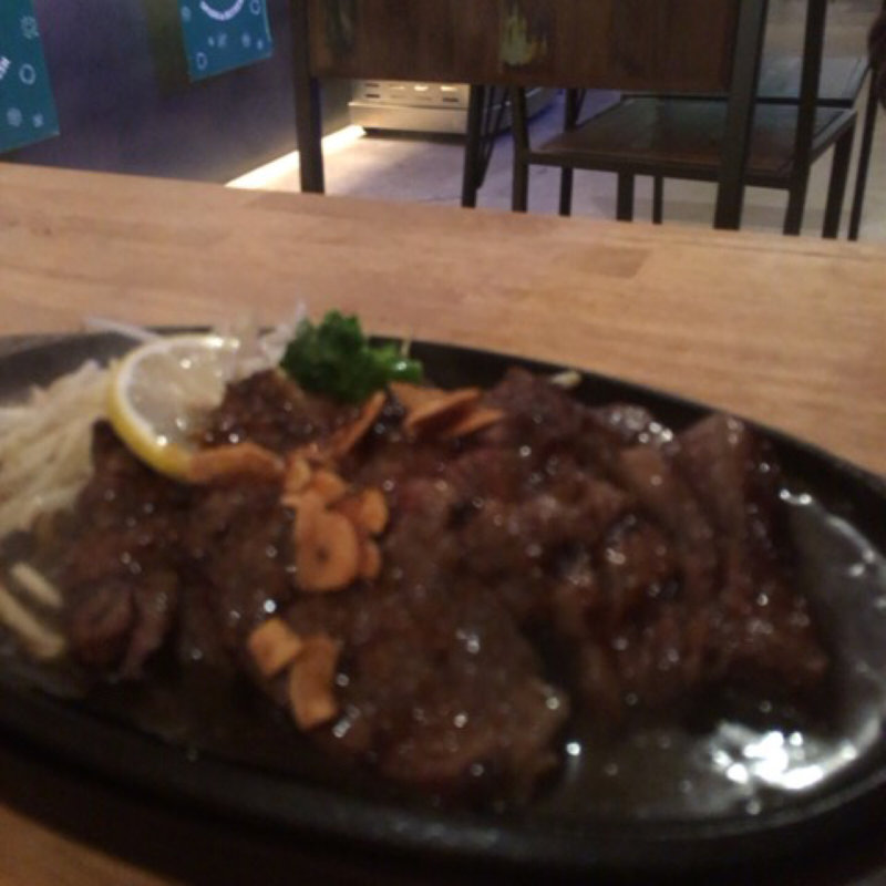 燃えるグリルステーキ 300g(ぐりるランド )