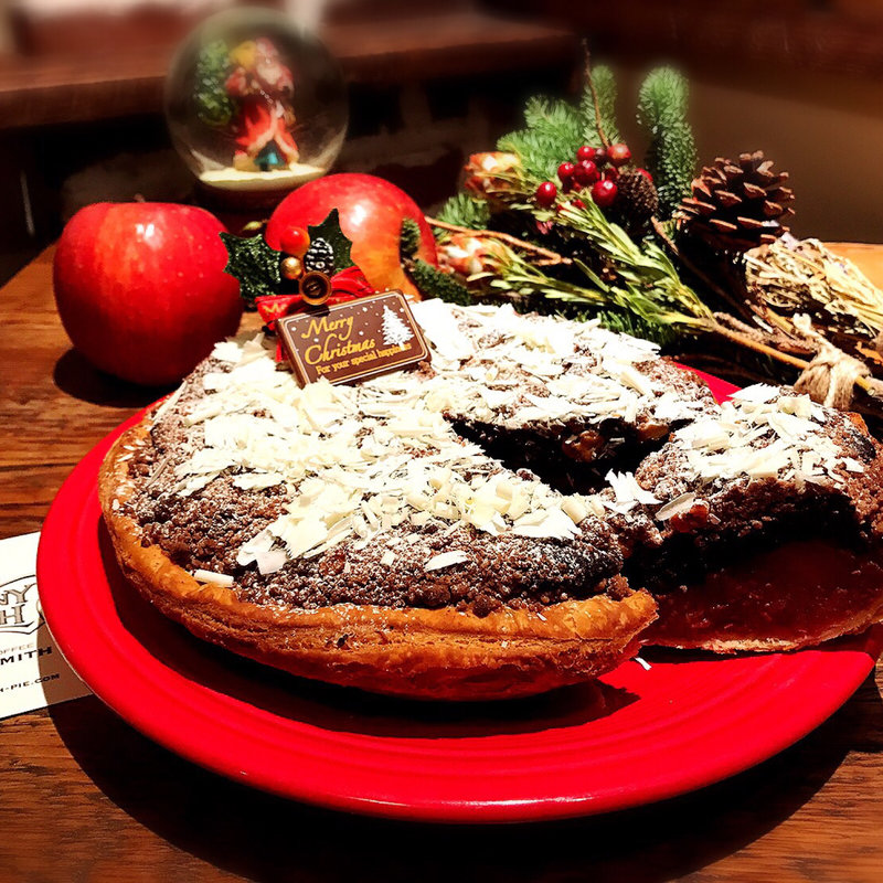 ブラウニーとラズベリーのクリスマスアップルパイ(GRANNY SMITH APPLE PIE & COFFEE 青山店 )