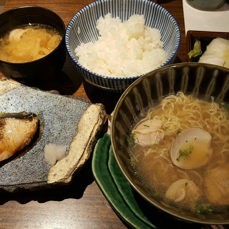 はまぐりラーメン定食(はまぐり御殿 紺屋町)