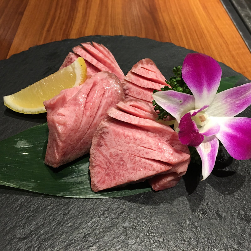 和牛赤身の厚切り〜トリュフソルト〜(焼肉ダイニング ＧＹＵＢＥＩ 新宿ミロード （GYUBEI）)