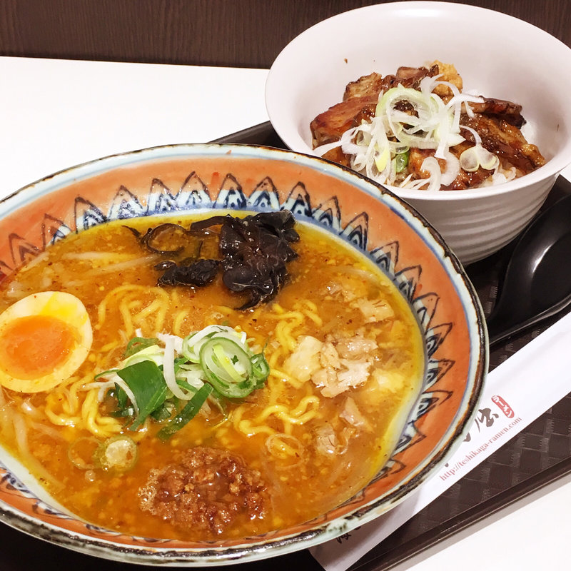 ラーメンとミニ豚丼セット(弟子屈ラーメン 弟子屈総本店 （てしかが）)