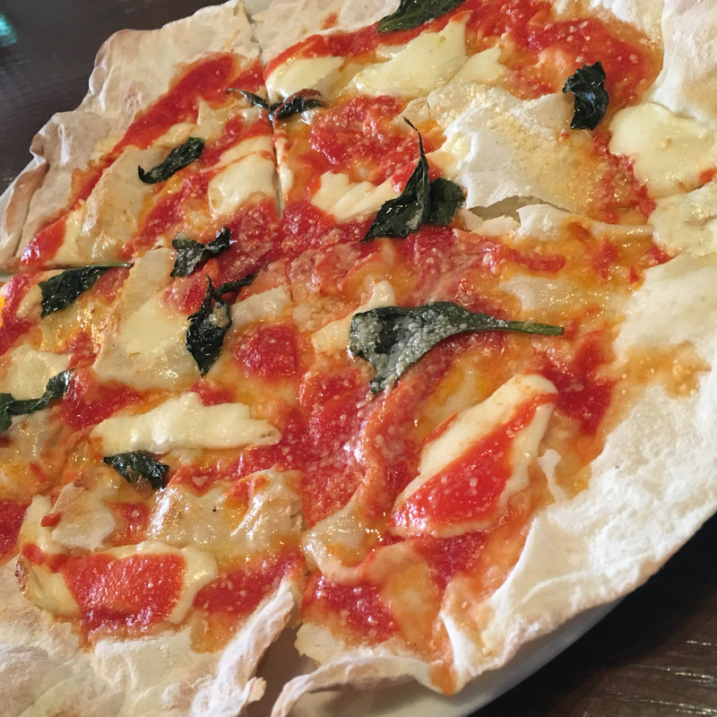 ピッツァ マルゲリータ(ヴィゴロッソ （Vigorosso）)