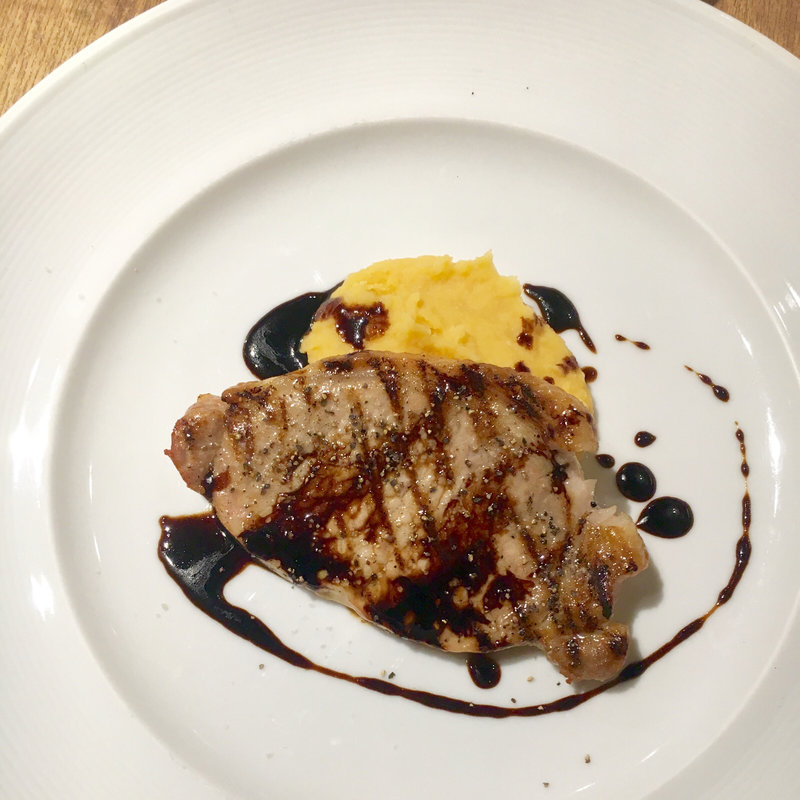 豚ロース肉のグリエ バルサミコソース(ビストロ・ル・パリジャン)