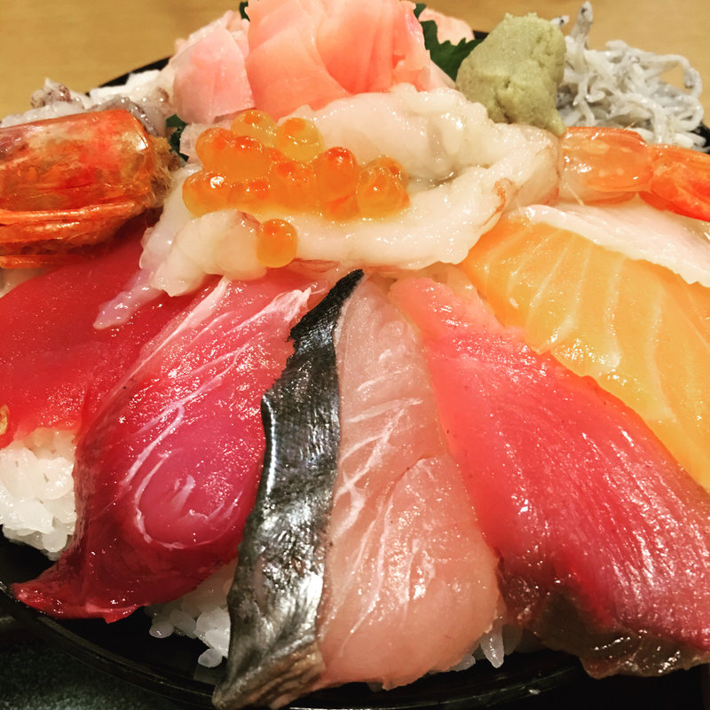 こんなの見たことない！東京の京橋付近で食べられる超豪華な海鮮丼特集