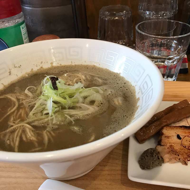 曇天(UMAMI SOUP Noodles 虹ソラ （ウマミ スープヌードルズ 虹ソラ）)