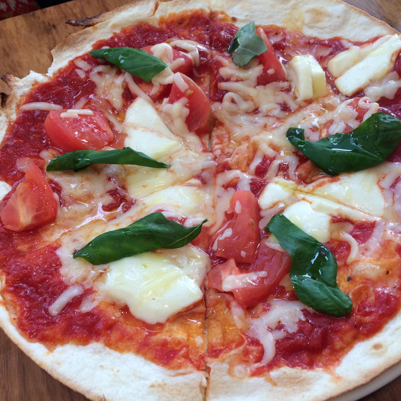 クリスピーマルゲリータピッツァ(Les deux Blue （レドゥル・ブルー ）)