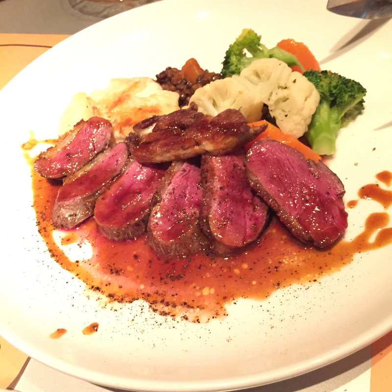 鴨胸肉のロースト(ル・ブジョン・オガサワラ)