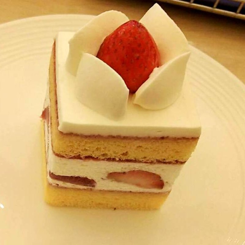 有精卵の苺ショート(マールブランシュ 北山本店 )