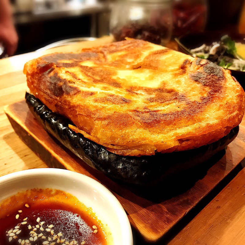 牛すじと里芋とごぼうのチヂミ(若狭)