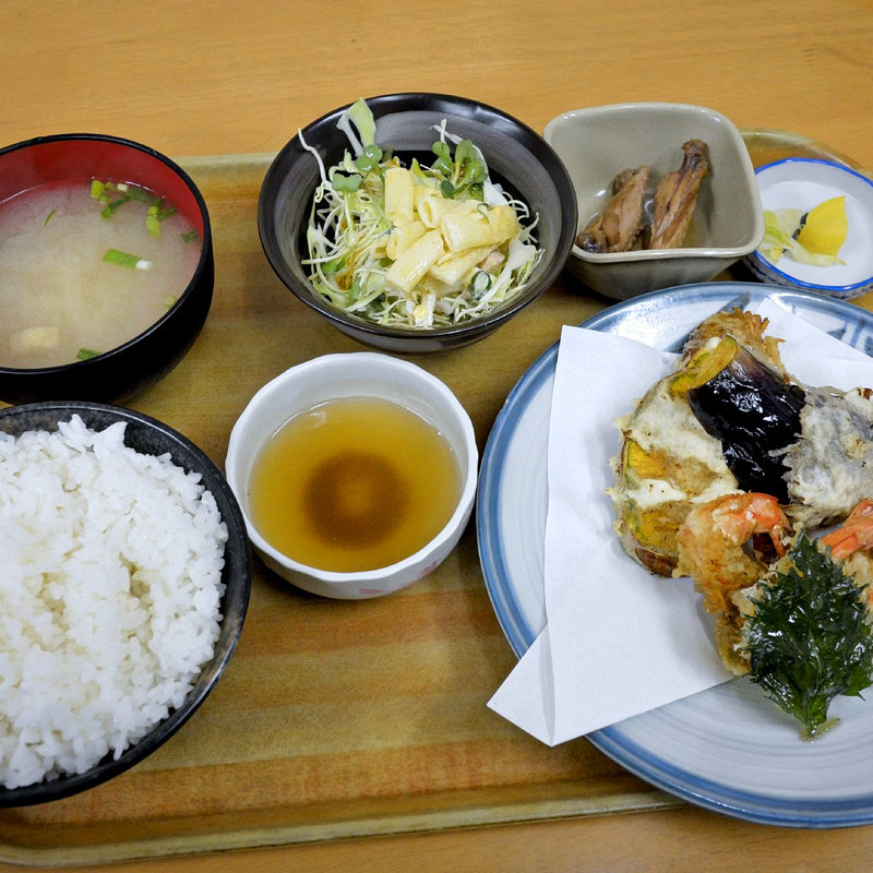 天ぷら盛り合せ定食(小鉄食堂 （コテツショクドウ）)