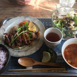 豚の生姜焼きランチ(Cocopelli Shrimp 海と畑の台所)