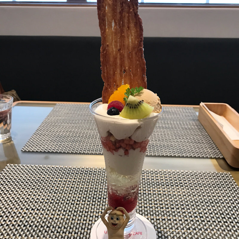 うなぎパイV.S.O.Pの紅茶パフェ(UNAGI PIE CAFE)