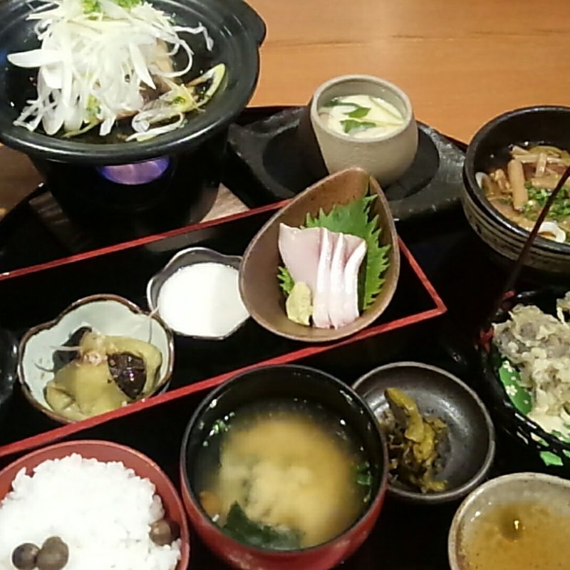 秋の一入御膳(一入 （ヒトシオ）)