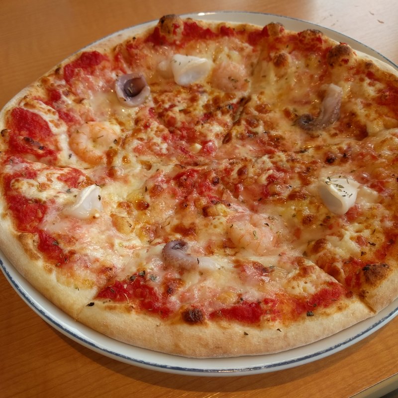 ペスカトーレ(ピザ キッチン クオクオ)