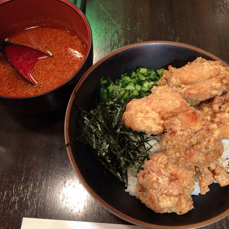 辛〜いぶっかけ丼(並)(とりまる クイーンズイースト店 )