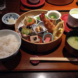 【赤坂見附駅周辺】何度もリピートしたくなる絶品定食10選！