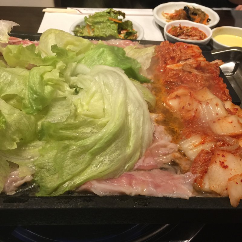 カンナ三段バラサムギョプサル(トンテジ 本郷店)