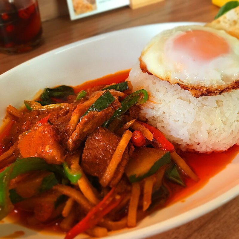 レッドカレー炒め(バーン・メイ)