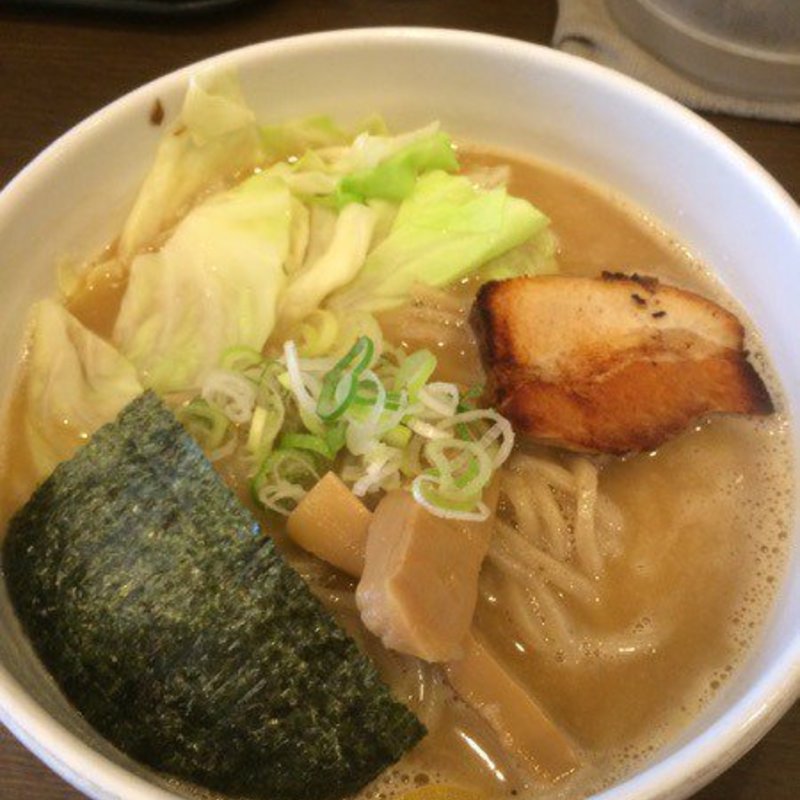 濃厚和風魚介とんこつラーメン(いなば （めんや いなば）)