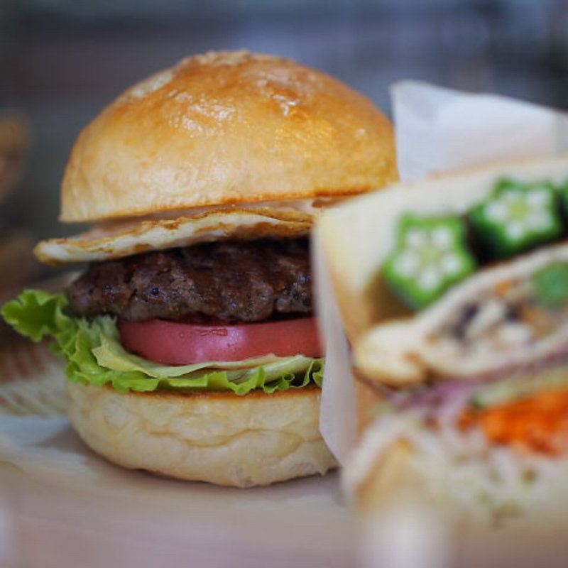 クラシックバーガー エッグトッピング(三六◯)