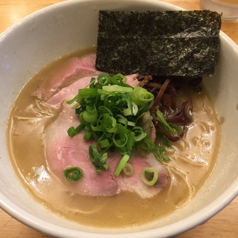 ダイヤモンドポーク林SPFポークのプレミアム豚骨ラーメン(麺や 福一 )