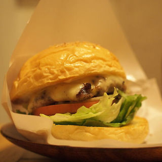 MOZZALLERA CHEESE BURGER(burger kitchen CHATTY CHATTY)