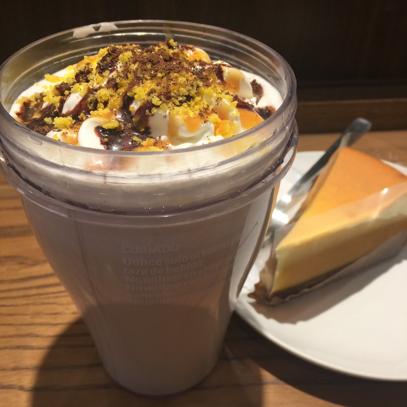 White choco banana coco w/ex whip & caramel source(スターバックスコーヒー 所沢けやき台店)