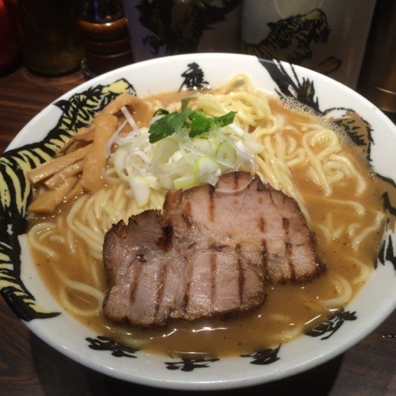 らーめん(高田馬場 麺屋武蔵 鷹虎)