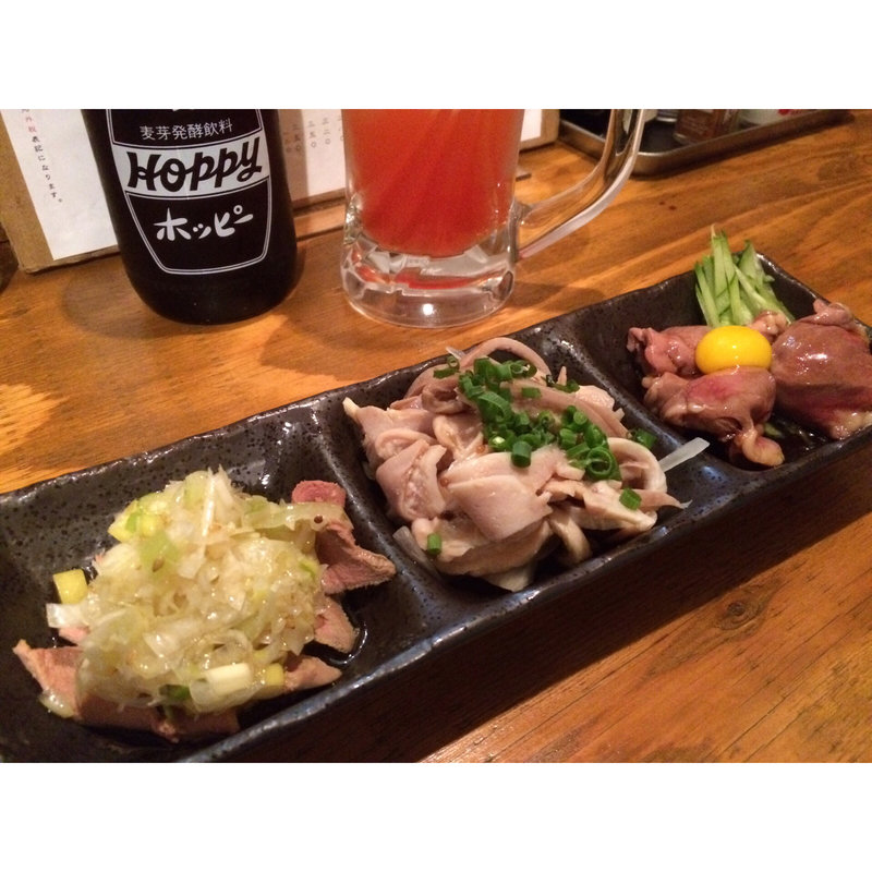 肉刺し三種盛り(大衆酒場コグマヤ)