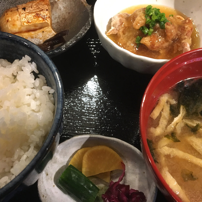 魚河岸朝定食(魚河岸食堂)