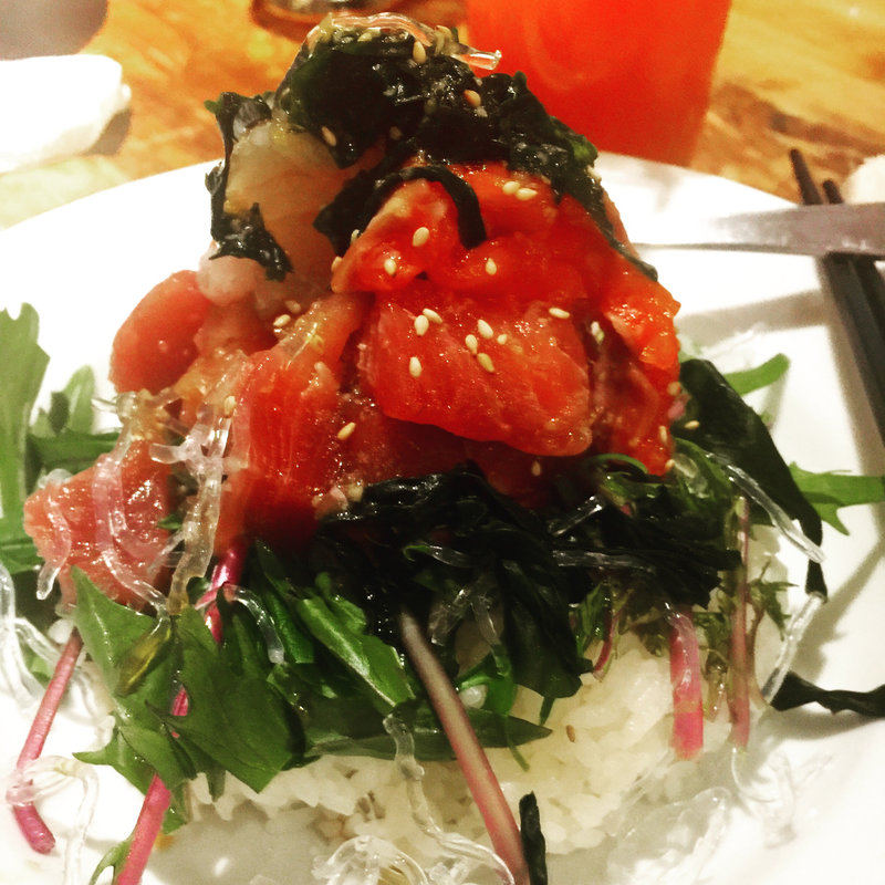 その日の仕入れでオーナーシェフのオススメも(メイドインアイランド )