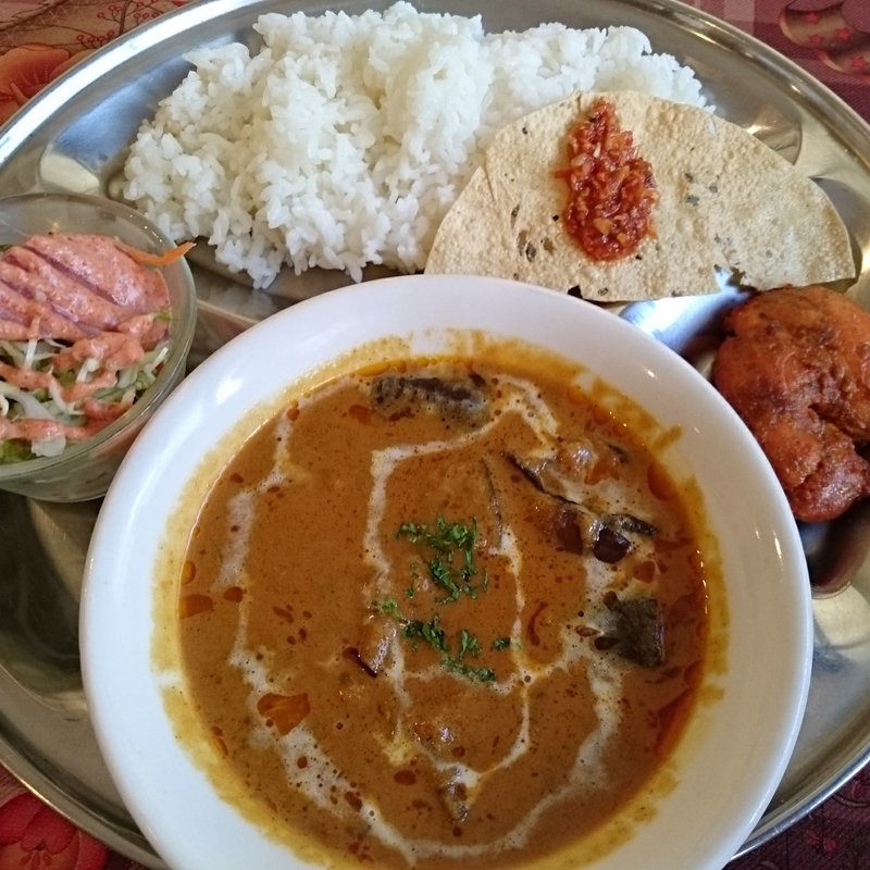 チキンカレー (ヒマラヤセット)(インド料理パラカス)