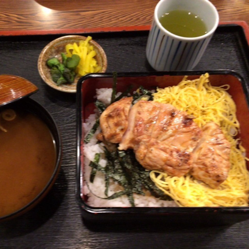上焼鳥丼(鳥光 須磨本店 （とりみつ）)