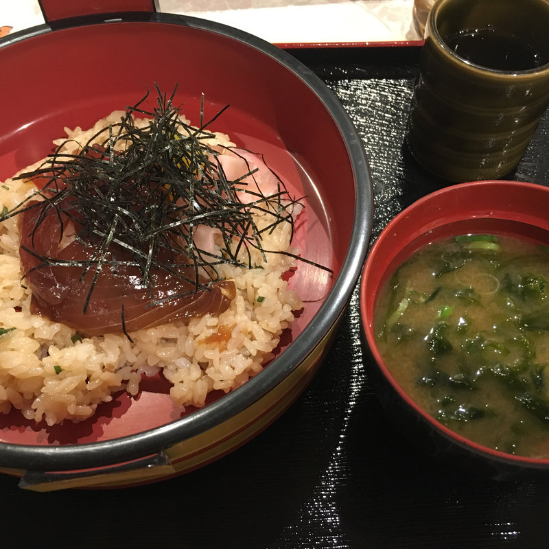 手こね寿司(華さんご)