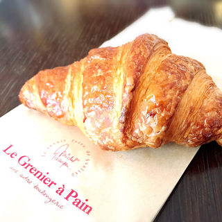 クロワッサン(『Le grenier a pain（ル・グルニエ・ア・パン)