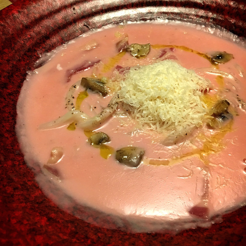 ピンクのカルボナーラ(つるとんたん UDON NOODLE Brasserie銀座)