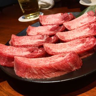 新宿御苑前駅周辺に焼肉を食べに出かけましょう!