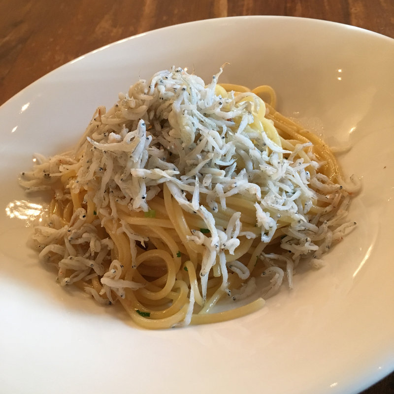 篠島産釜揚げシラスのペペロンチーノ(MOTHERS 立川南口店)