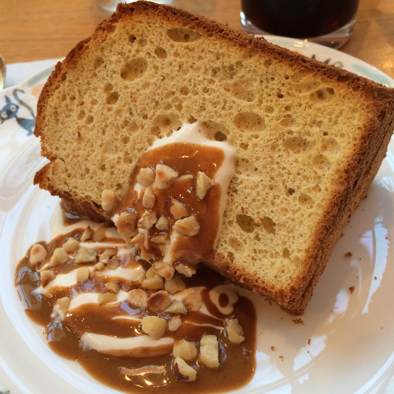 ミルクと木の実の焼きシフォン(カフェ麦わらぼうし （カフェムギワラボウシ）)