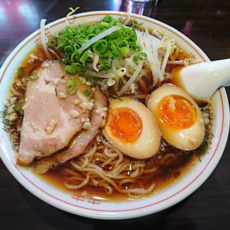 尾道ラーメン(煮たまご入り)(八喜屋 （やきや）)