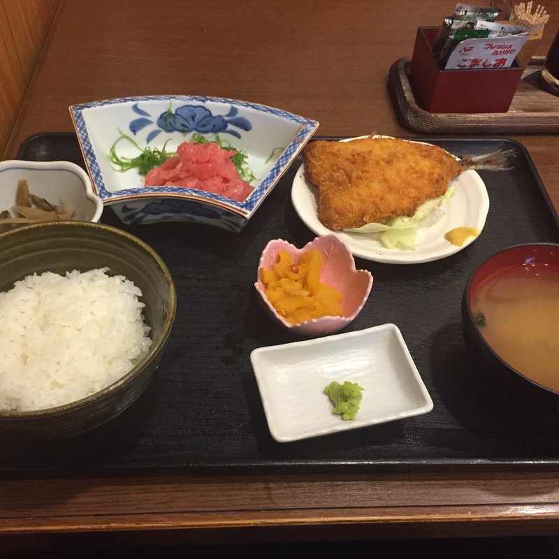 鮪中落ち+鯵フライ定食(池のや)