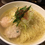 コクのあるさっぱりとした旨味が女性にも好評！新宿で食べる塩ラーメン