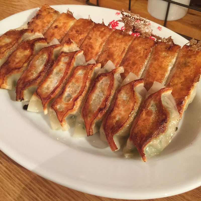 焼き餃子&しそ餃子(オレギョ 三宮店)