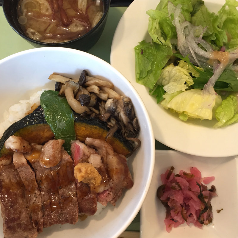 ロイヤルアンガスサーロインステーキ丼(ロイヤルホスト 千田町 )