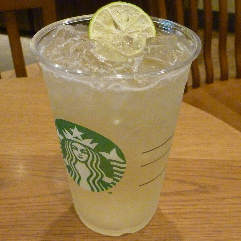 クールライム（ベンティサイズ）にバレンシアシロップを多めに追加(スターバックスコーヒー ラゾーナ川崎3階店)