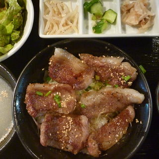 牛ステーキ定食(永秀 )