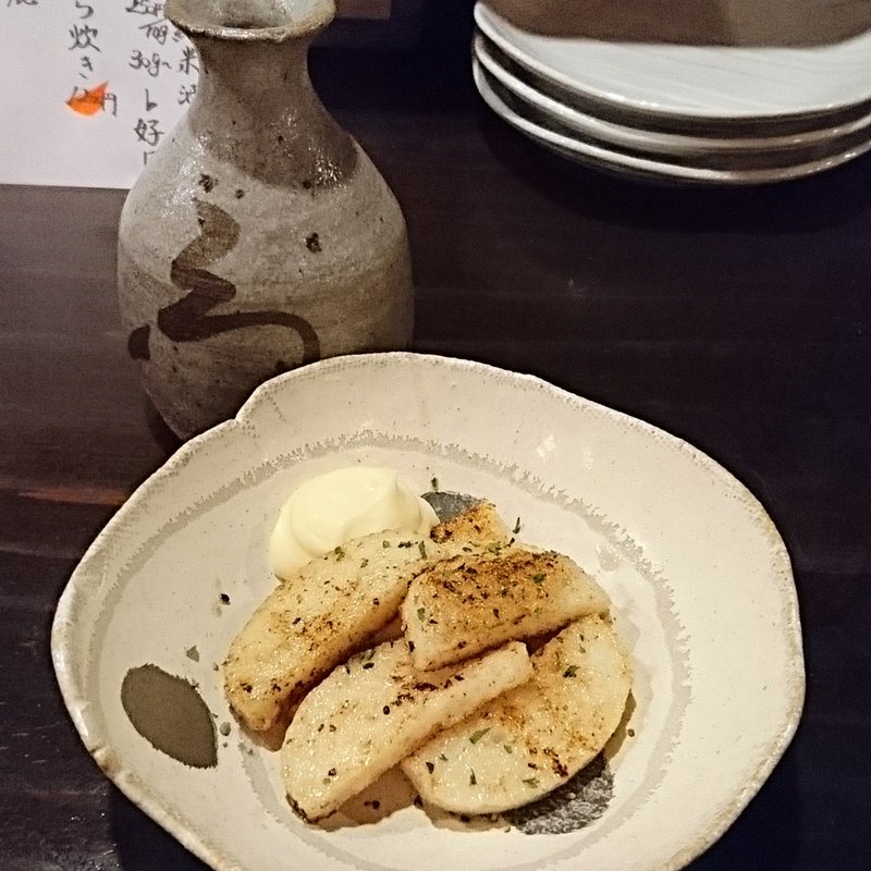 かまぼこバター(酒場おっとん)