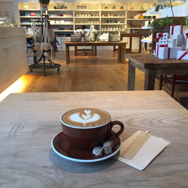 カフェラテ(RH Cafe 六本木店)