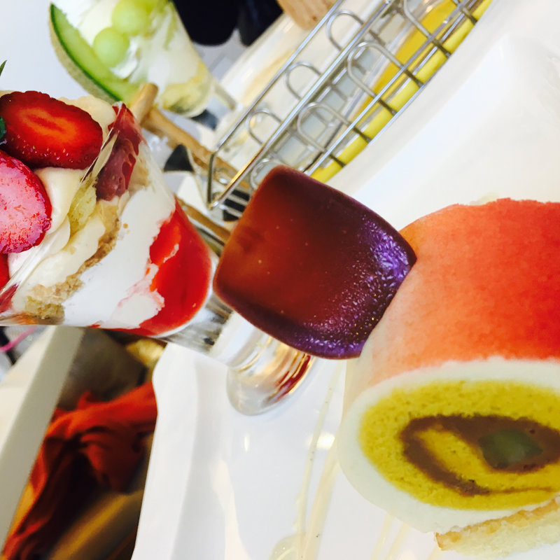 苺パフェとサツマイモのケーキセット(マールブランシュ JR京都伊勢丹店 )
